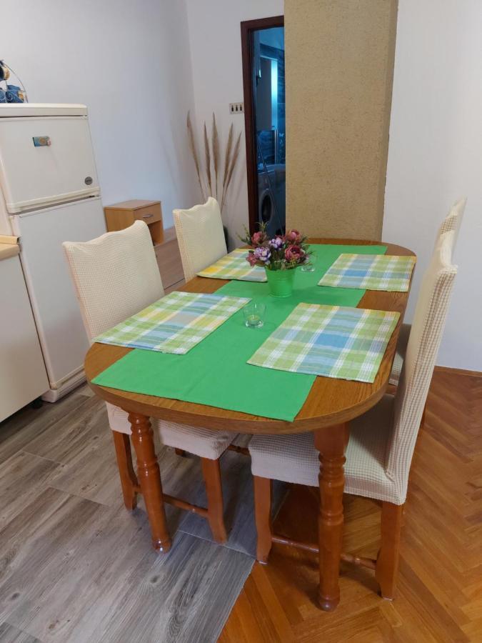 Apartman Štefan Apartment Karlobag Bagian luar foto