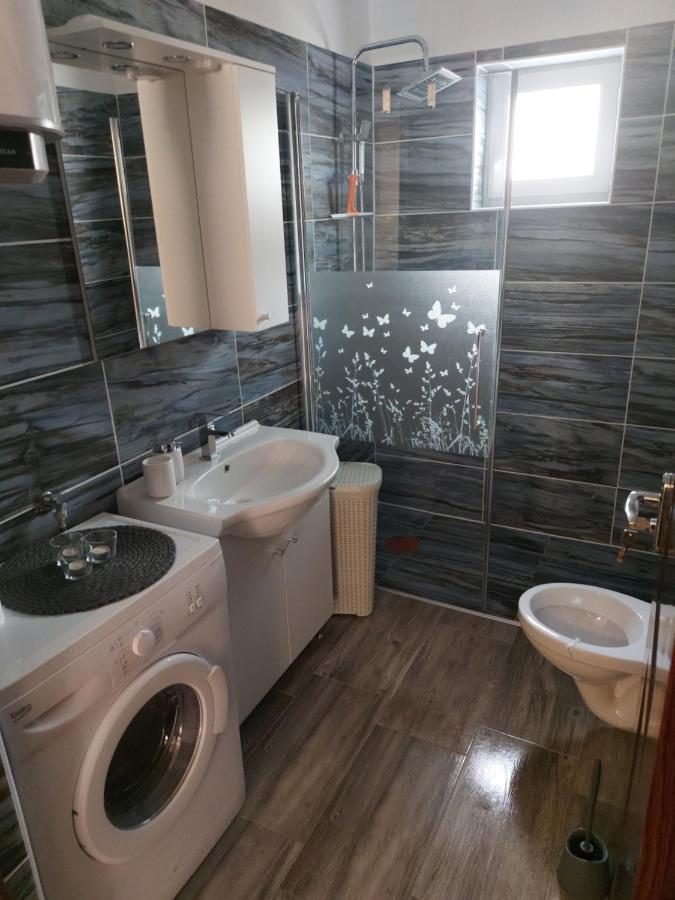 Apartman Štefan Apartment Karlobag Bagian luar foto