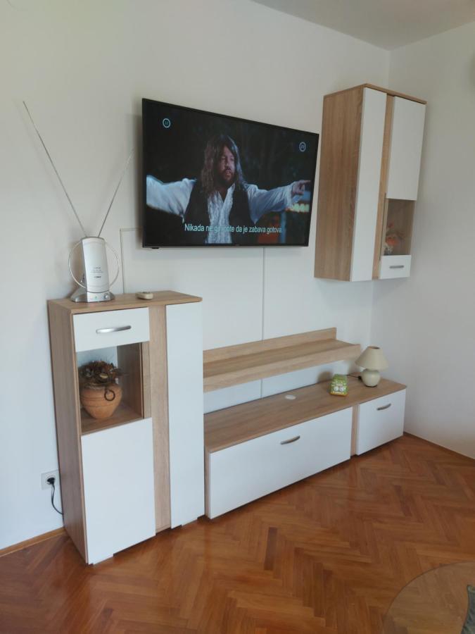 Apartman Štefan Apartment Karlobag Bagian luar foto