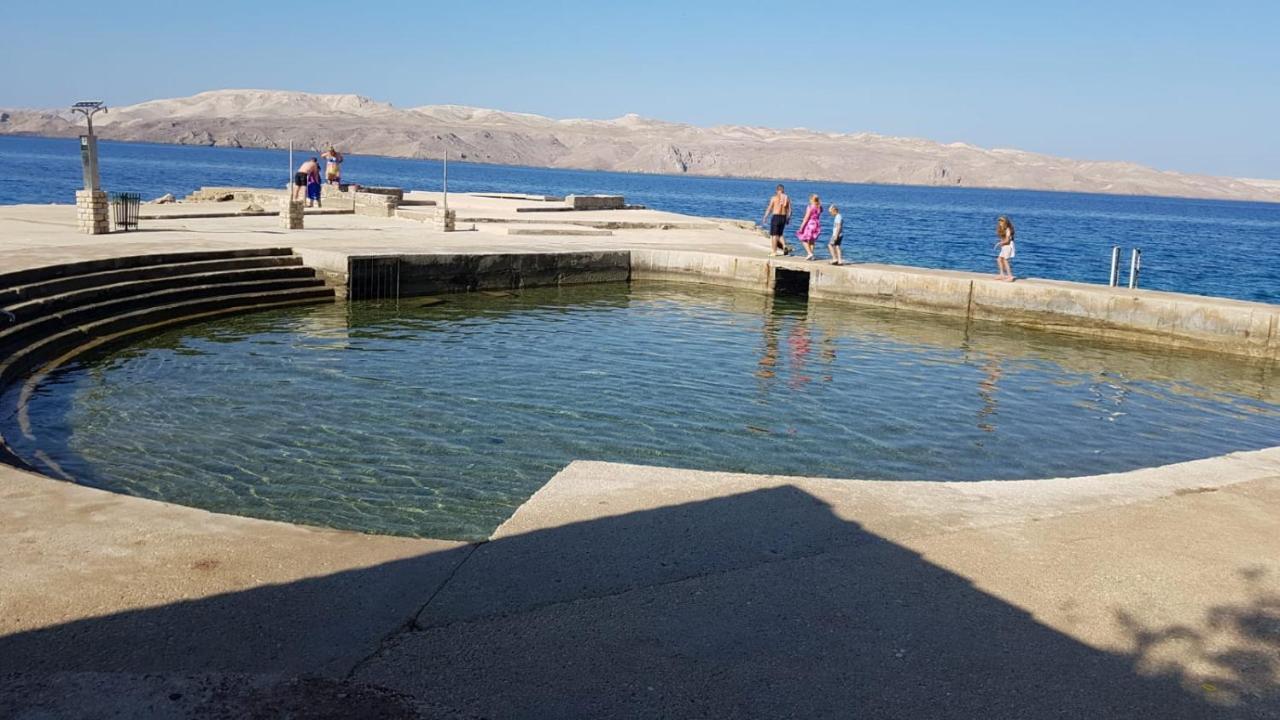 Apartman Štefan Apartment Karlobag Bagian luar foto