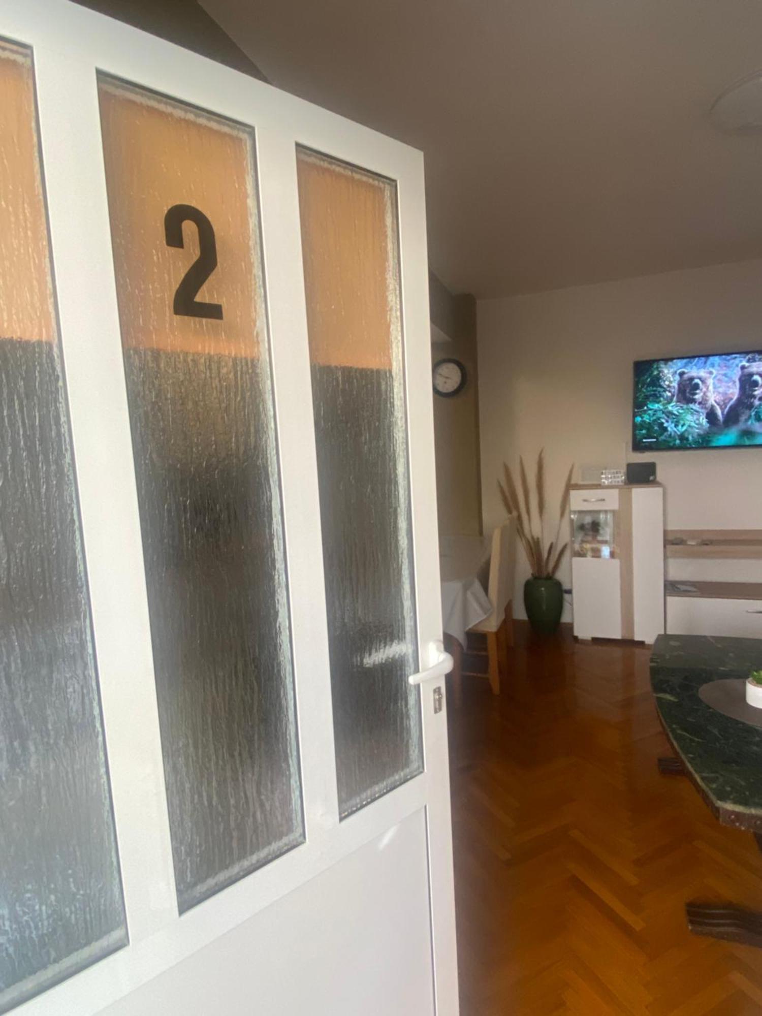 Apartman Štefan Apartment Karlobag Bagian luar foto
