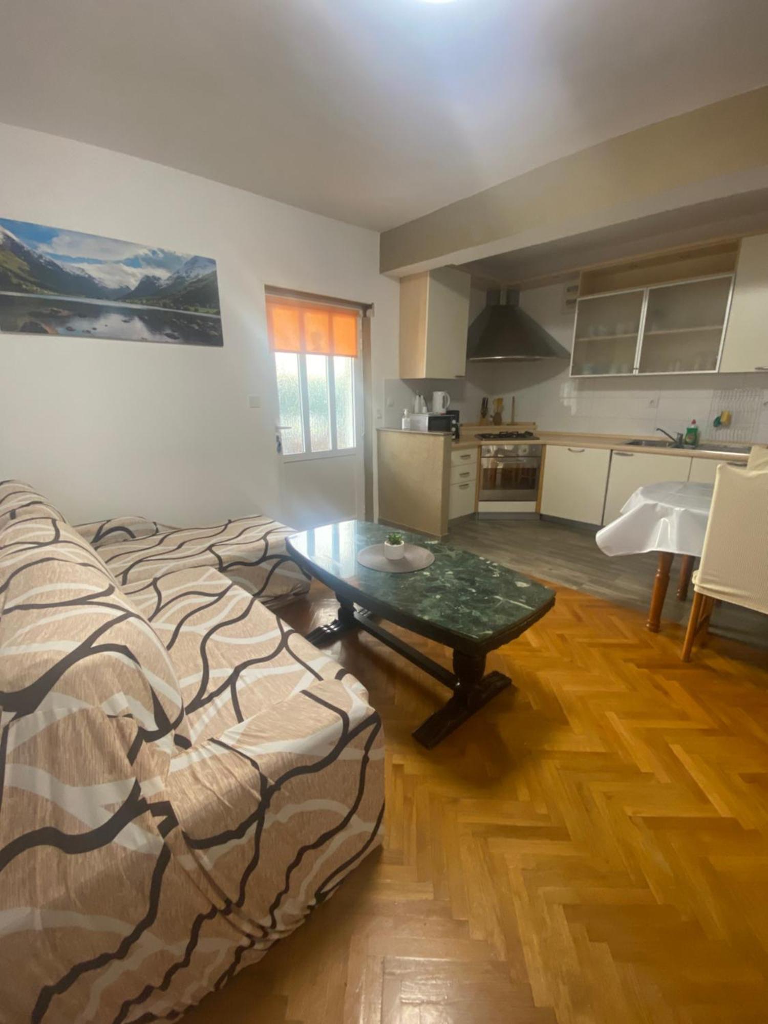 Apartman Štefan Apartment Karlobag Bagian luar foto