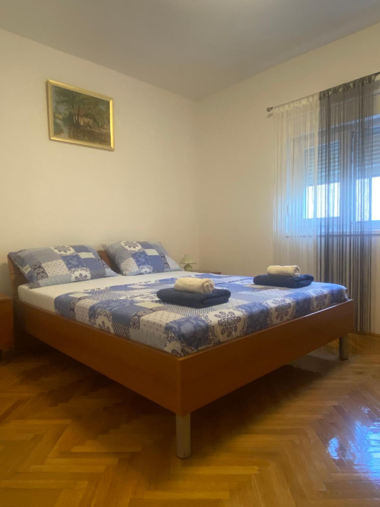 Apartman Štefan Apartment Karlobag Bagian luar foto